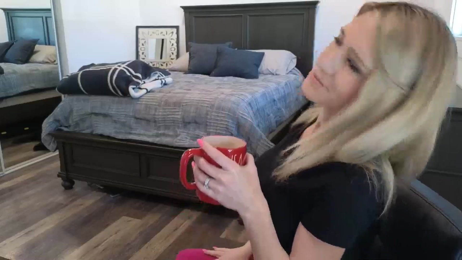 Gallery image thumbnail from blond_milf's myfreecams stream on, 03/03/2026, 21:09 image 2 of 20