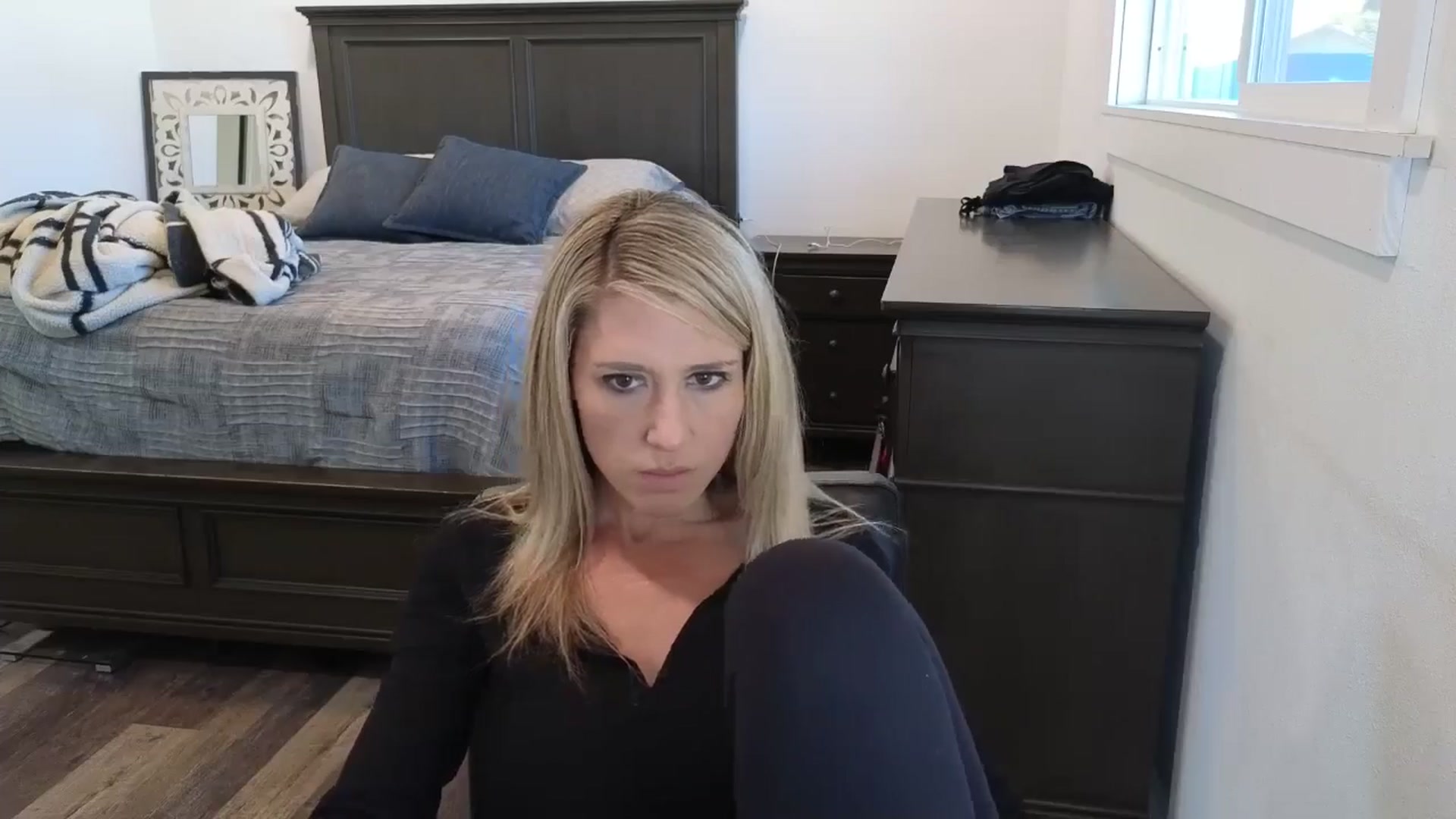 Gallery image thumbnail from blond_milf's myfreecams stream on, 03/05/2026, 20:24 image 17 of 20