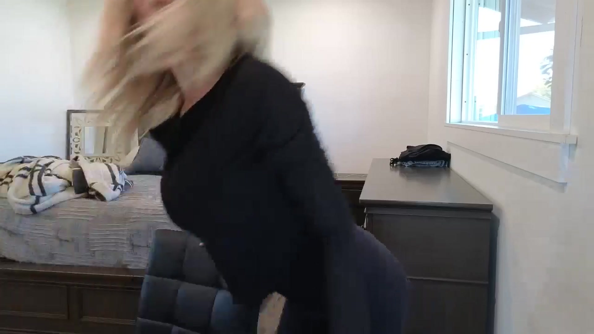 Gallery image thumbnail from blond_milf's myfreecams stream on, 03/05/2026, 20:24 image 12 of 20