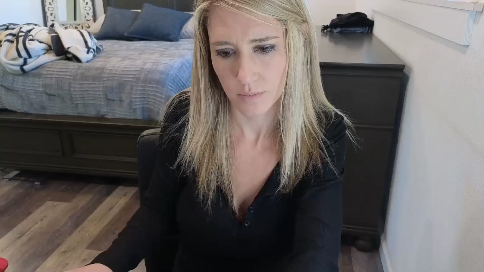 Gallery image thumbnail from blond_milf's myfreecams stream on, 03/05/2026, 22:03 image 1 of 20