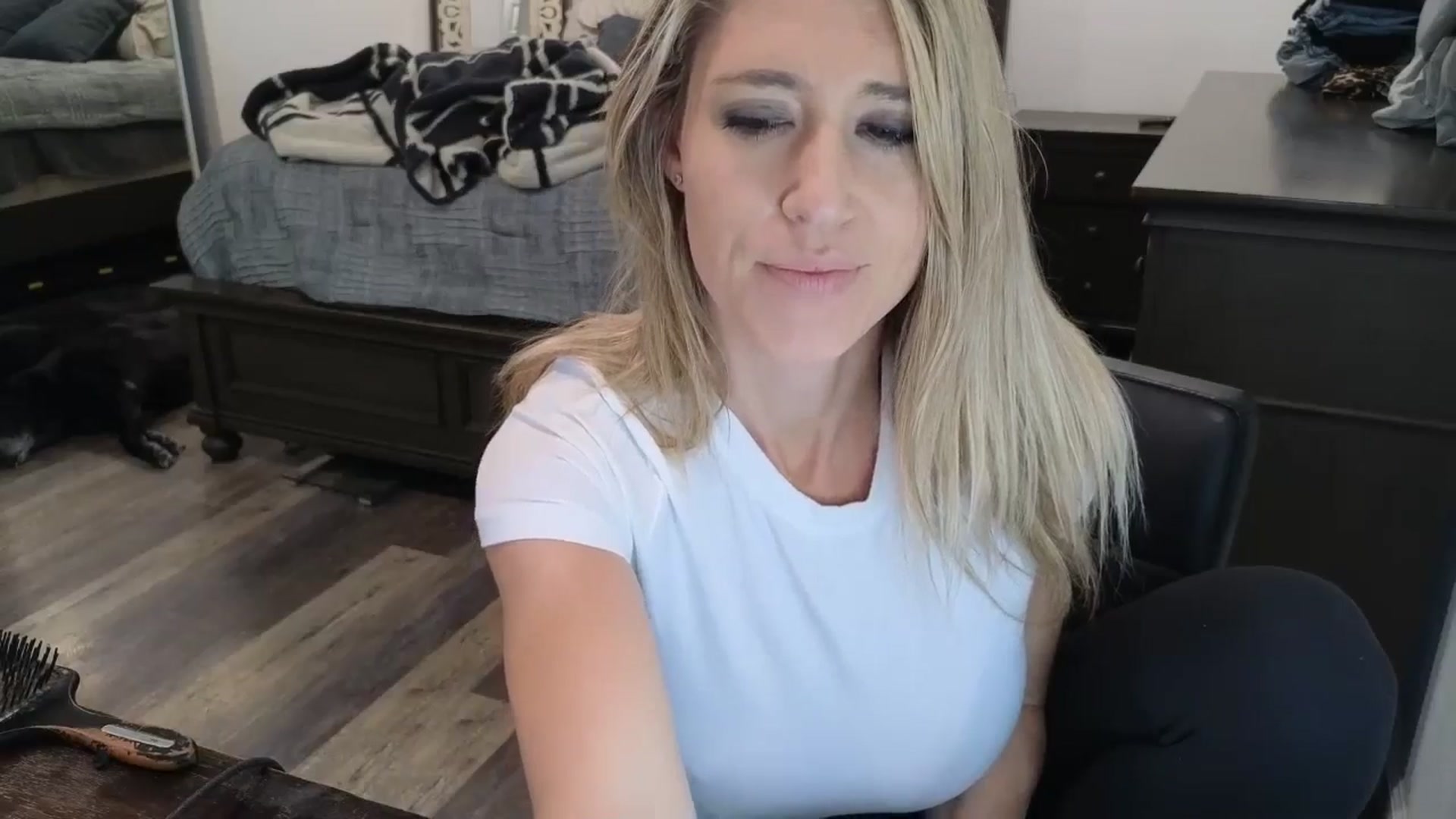 Gallery image thumbnail from blond_milf's myfreecams stream on, 03/10/2026, 20:07 image 4 of 20