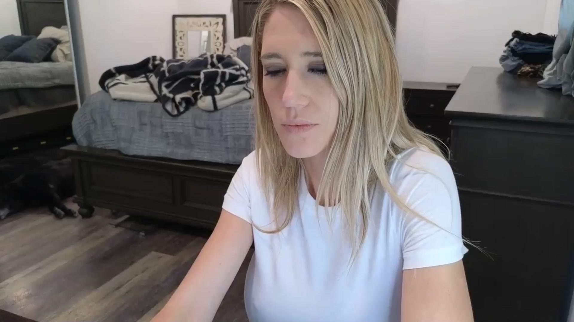 Gallery image thumbnail from blond_milf's myfreecams stream on, 03/10/2026, 20:07 image 17 of 20