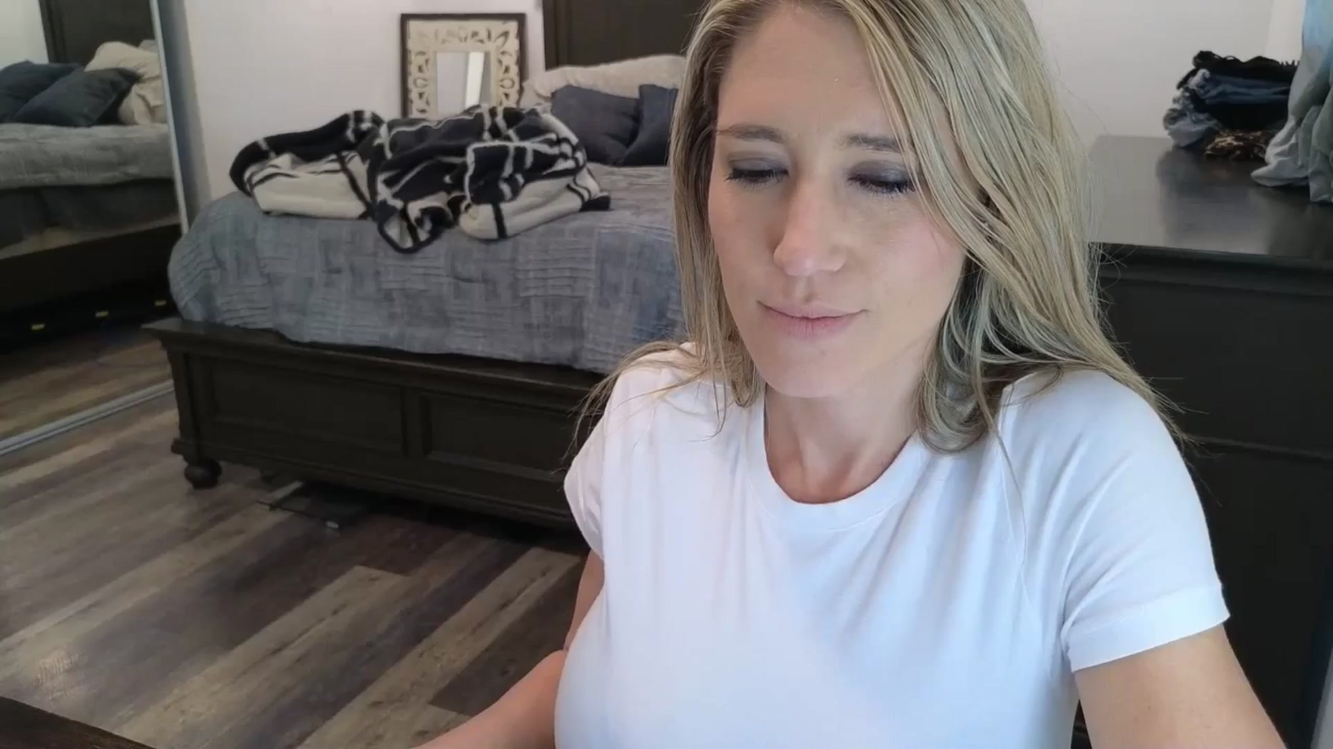 Gallery image thumbnail from blond_milf's myfreecams stream on, 03/10/2026, 22:05 image 15 of 20