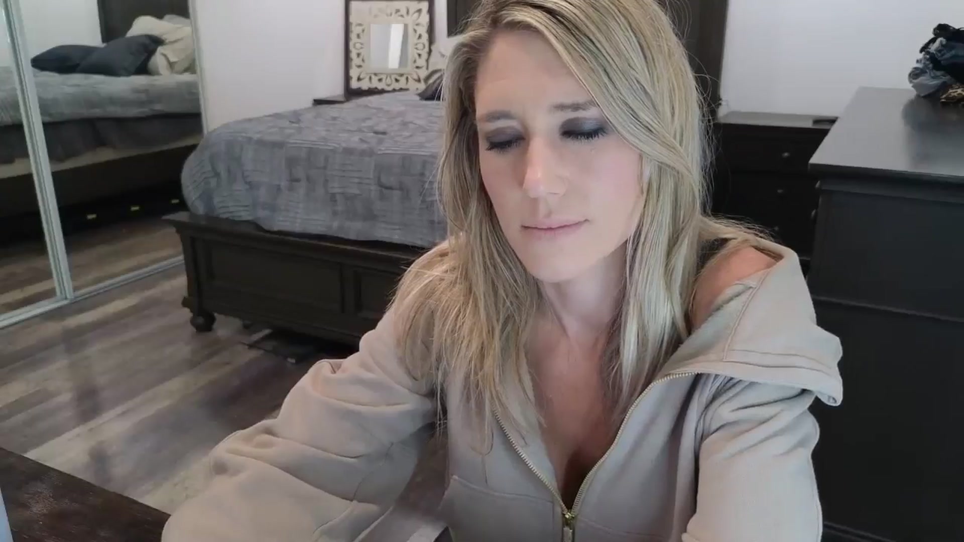 Gallery image thumbnail from blond_milf's myfreecams stream on, 03/11/2026, 06:04 image 2 of 20