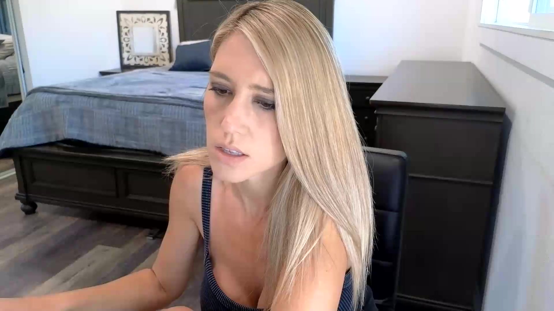 Gallery image thumbnail from blond_milf's myfreecams stream on, 05/14/2026, 18:32 image 11 of 20
