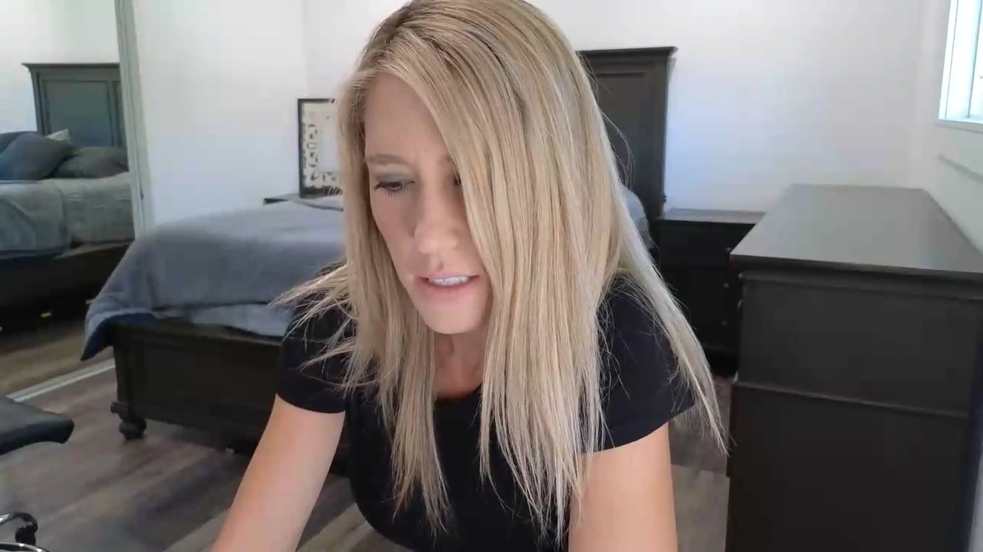 Gallery image thumbnail from blond_milf's myfreecams stream on, 05/18/2026, 20:39 image 7 of 20