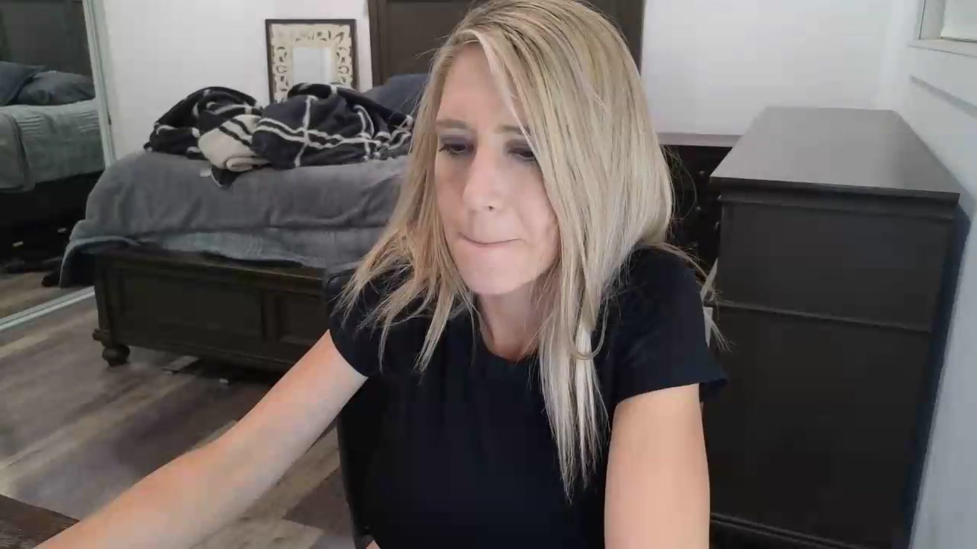 Gallery image thumbnail from blond_milf's myfreecams stream on, 05/19/2026, 06:00 image 2 of 20