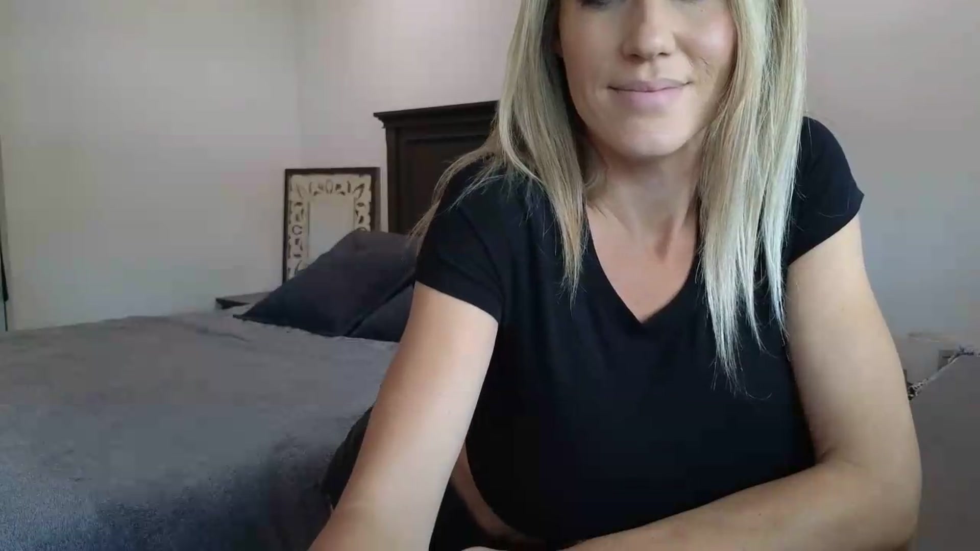 Gallery image thumbnail from blond_milf's myfreecams stream on, 05/27/2026, 22:46 image 5 of 20