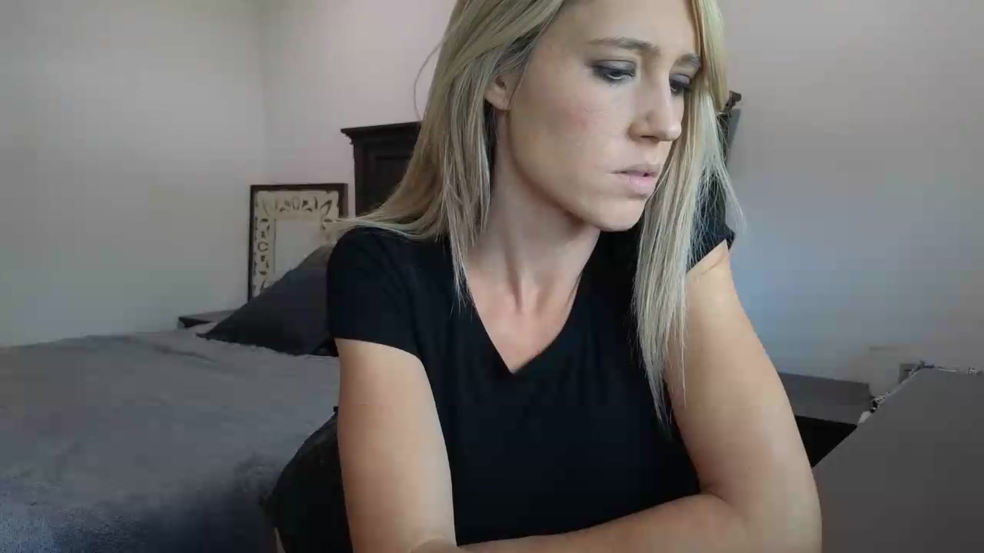 Gallery image thumbnail from blond_milf's myfreecams stream on, 05/27/2026, 22:46 image 6 of 20