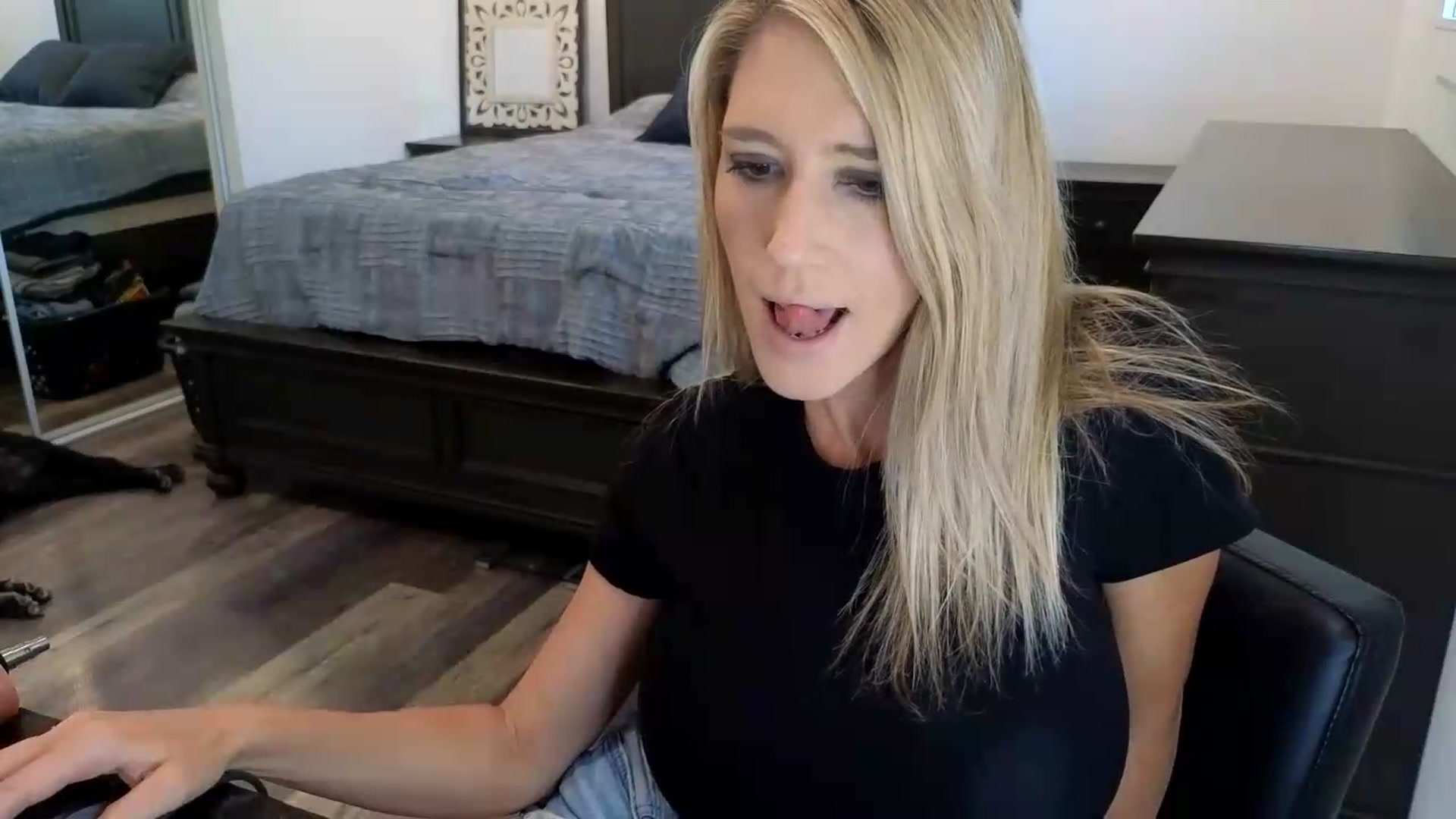 Gallery image thumbnail from blond_milf's myfreecams stream on, 06/03/2026, 22:39 image 2 of 20