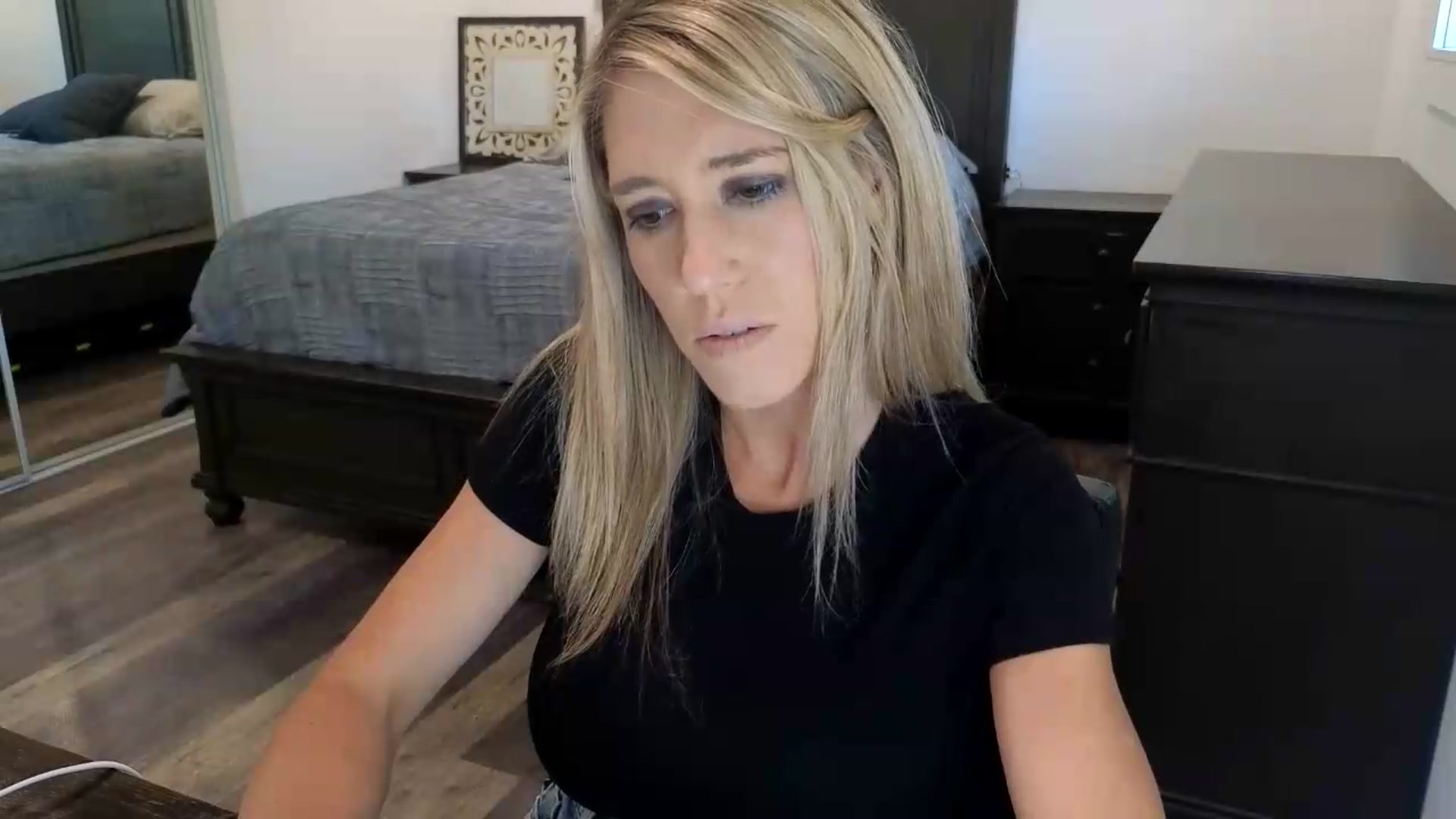 Gallery image thumbnail from blond_milf's myfreecams stream on, 06/15/2026, 21:04 image 13 of 20