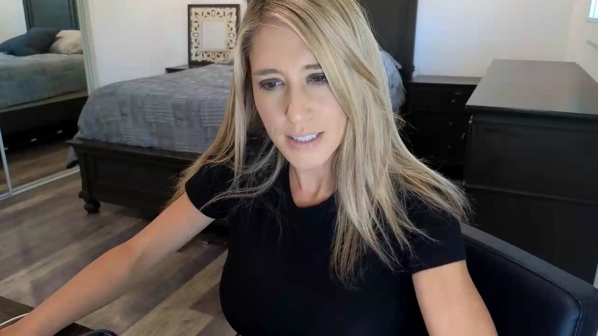 Gallery image thumbnail from blond_milf's myfreecams stream on, 06/15/2026, 21:04 image 5 of 20