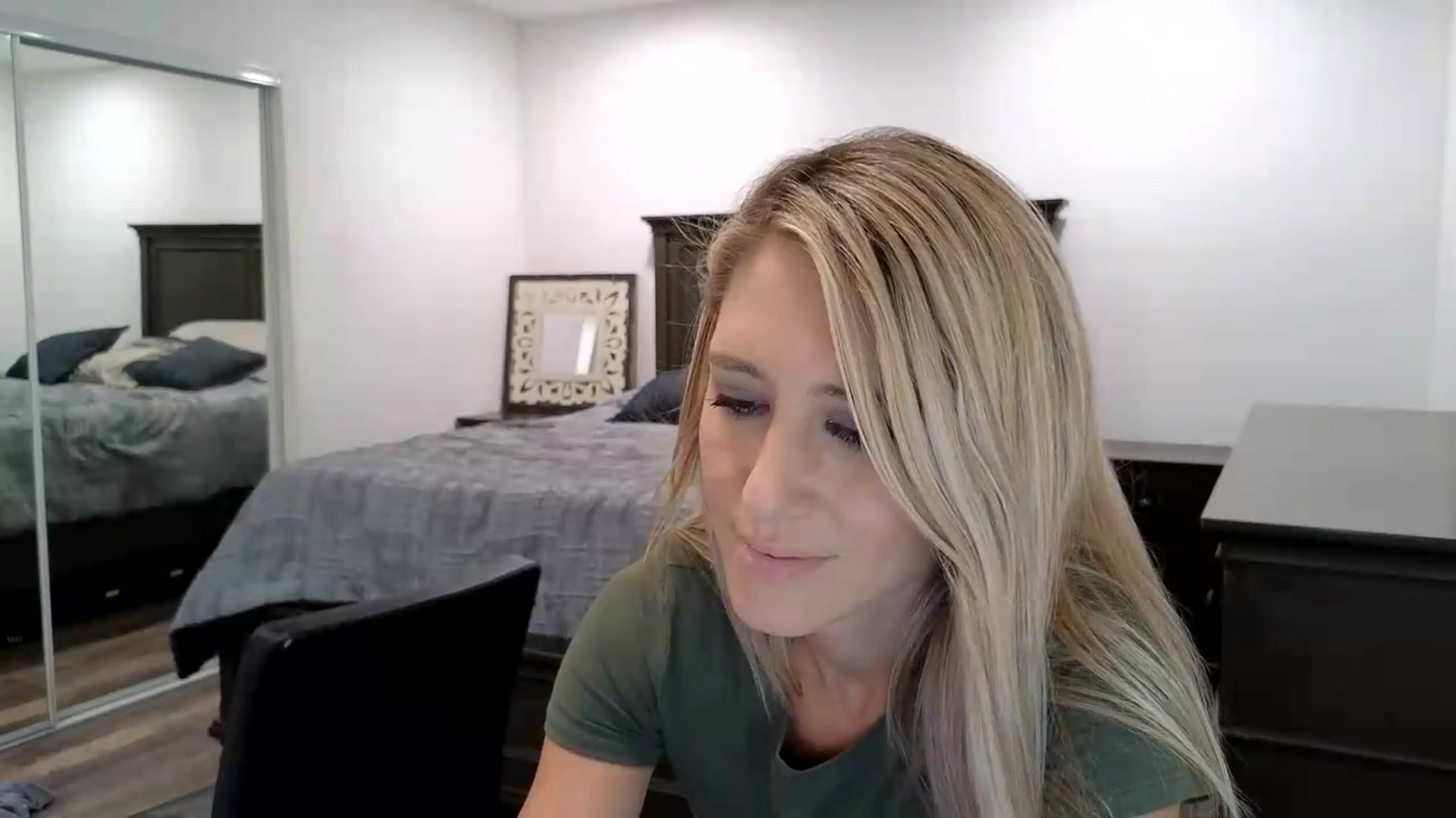 Gallery image thumbnail from blond_milf's myfreecams stream on, 07/04/2026, 06:41 image 7 of 20