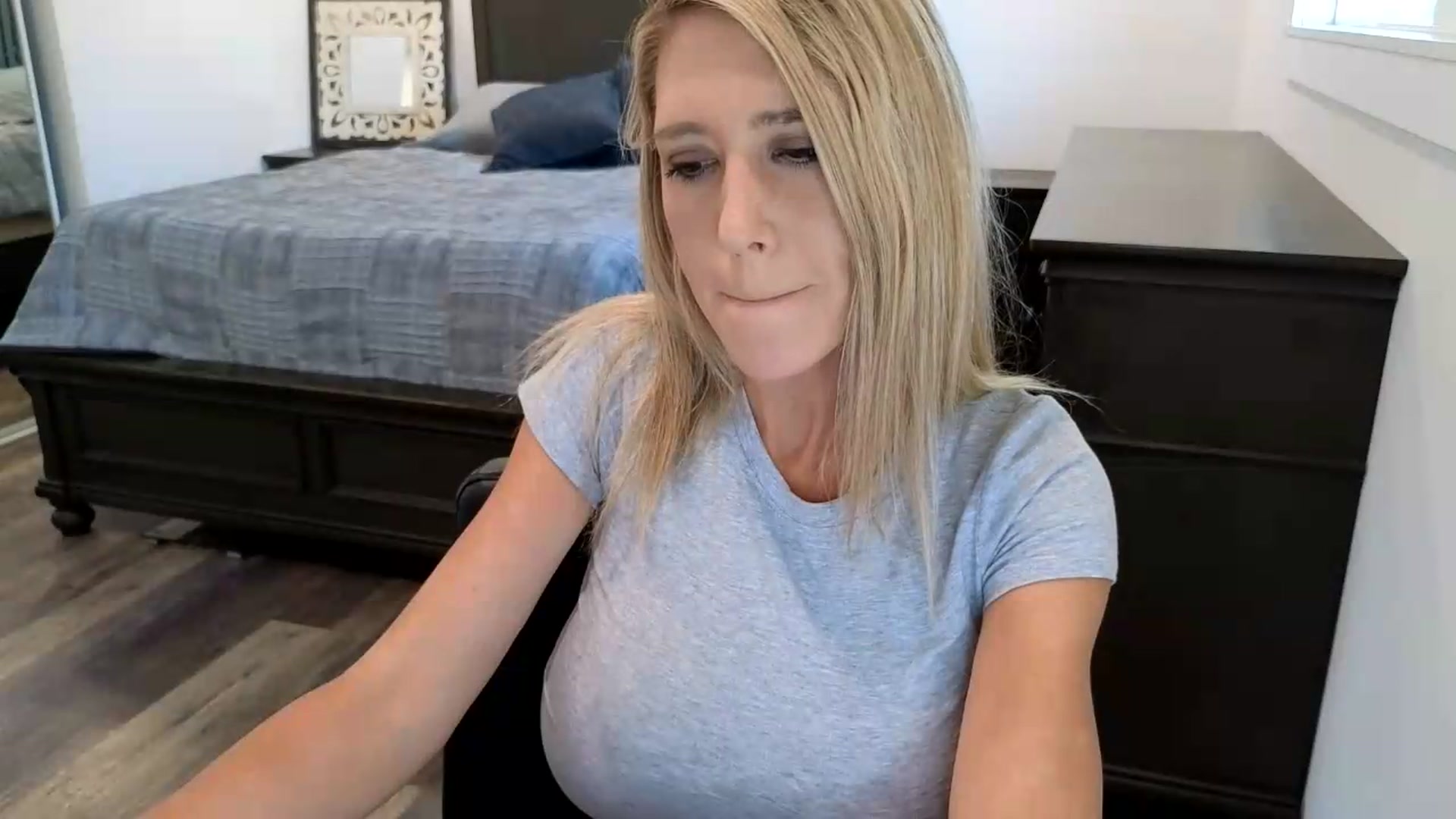 Gallery image thumbnail from blond_milf's myfreecams stream on, 07/05/2026, 21:06 image 17 of 20