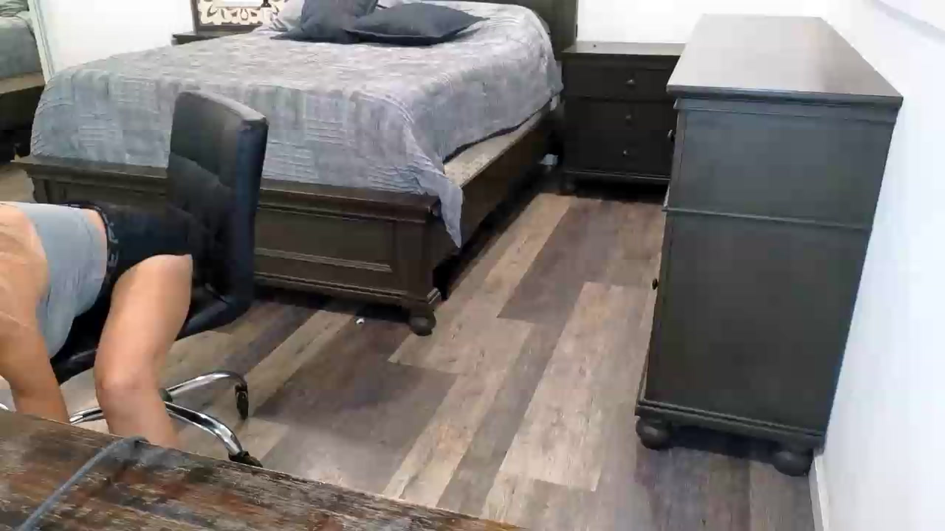 Gallery image thumbnail from blond_milf's myfreecams stream on, 07/23/2026, 06:13 image 17 of 20