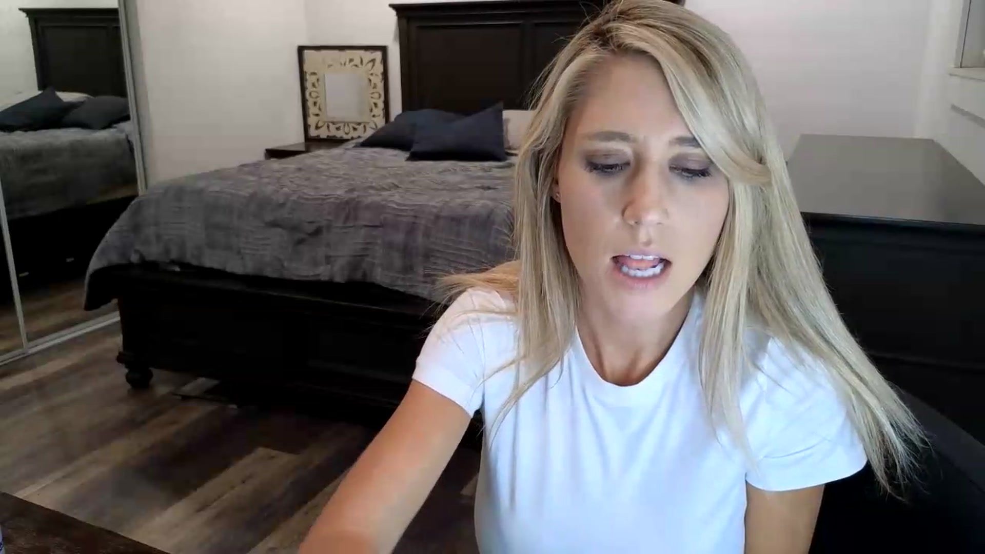 Gallery image thumbnail from blond_milf's myfreecams stream on, 08/21/2026, 06:07 image 8 of 20
