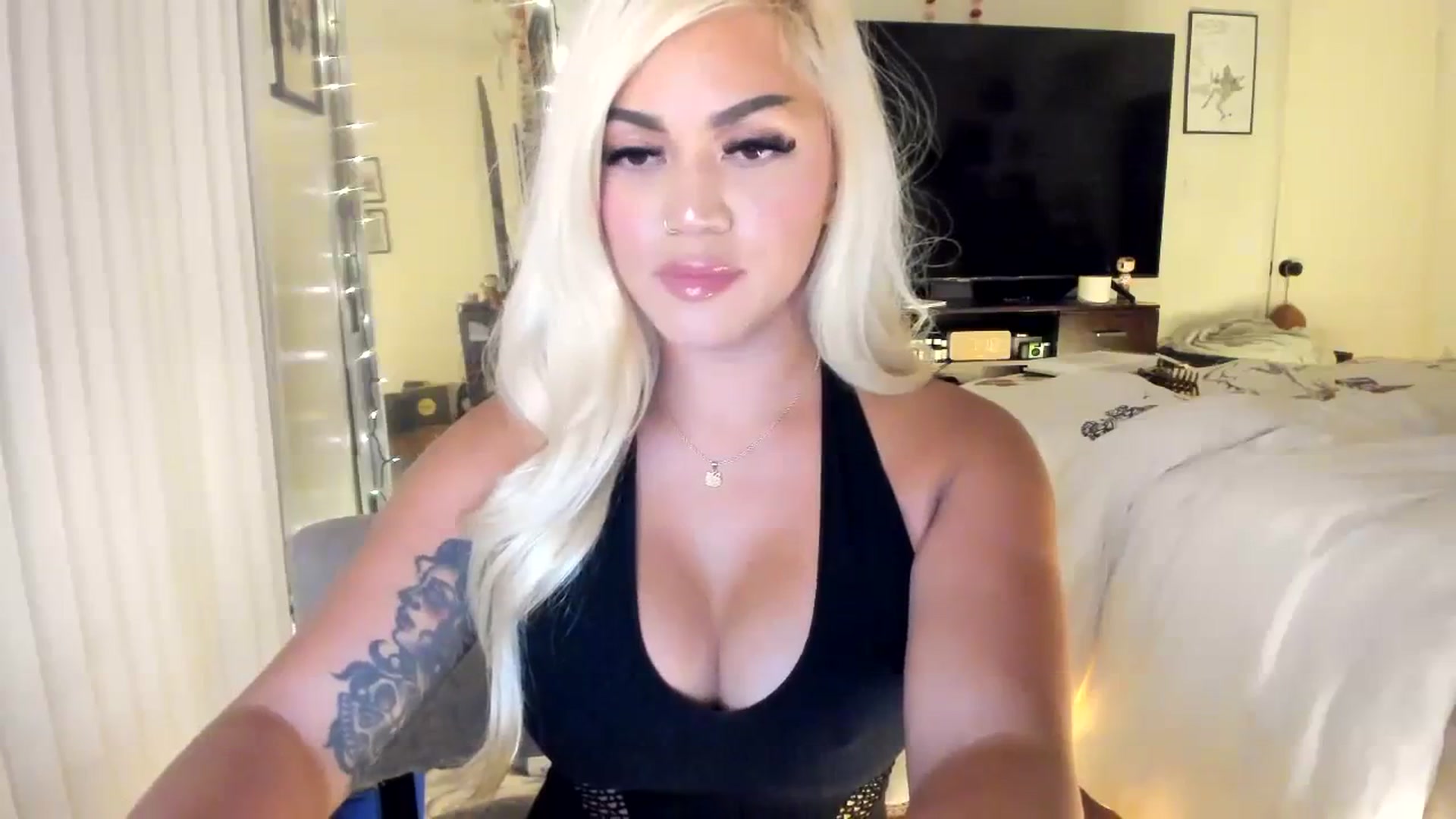 Gallery image thumbnail from blondetoshi's myfreecams stream on, 09/23/2023, 02:27 image 14 of 20