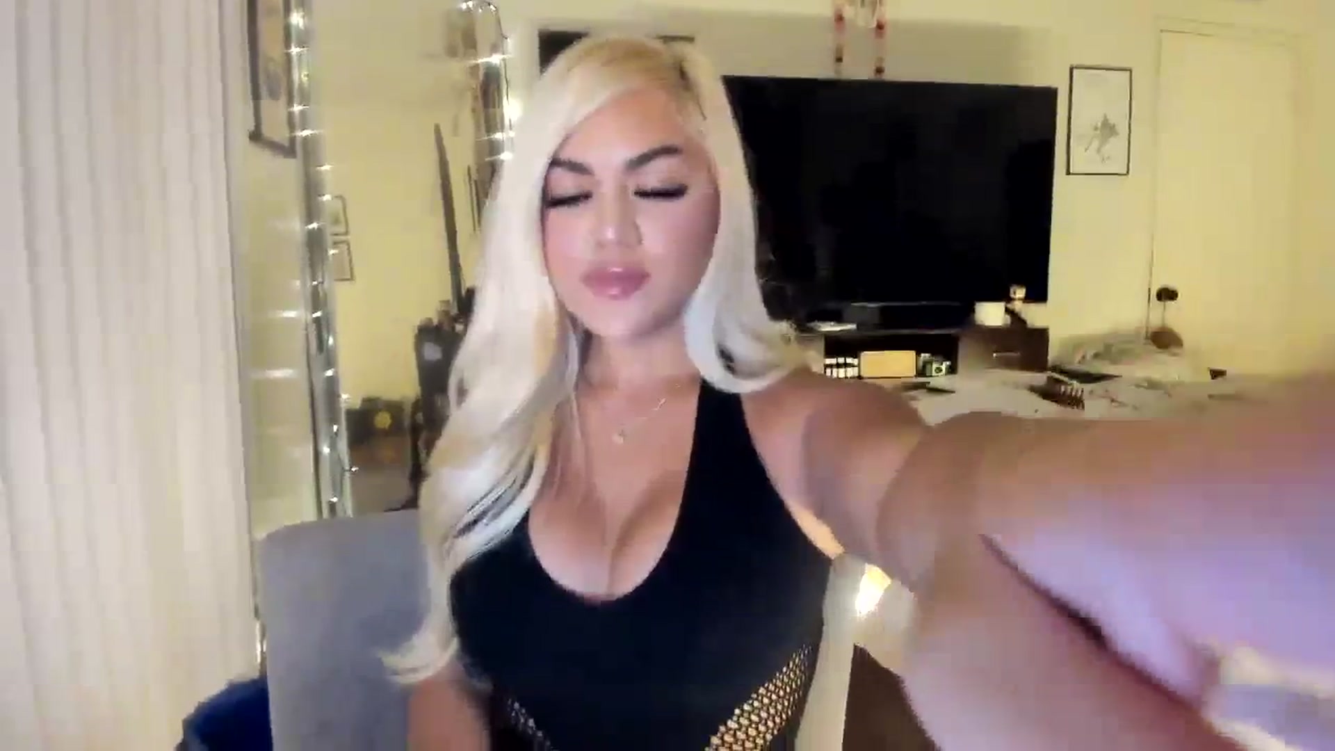 Gallery image thumbnail from blondetoshi's myfreecams stream on, 09/23/2023, 02:27 image 2 of 20