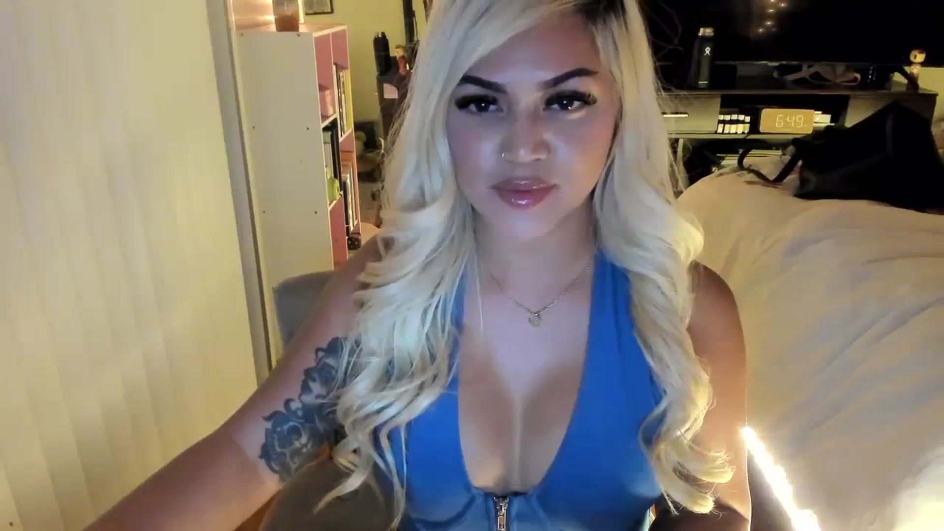 Gallery image thumbnail from blondetoshi's myfreecams stream on, 11/18/2023, 03:08 image 17 of 20