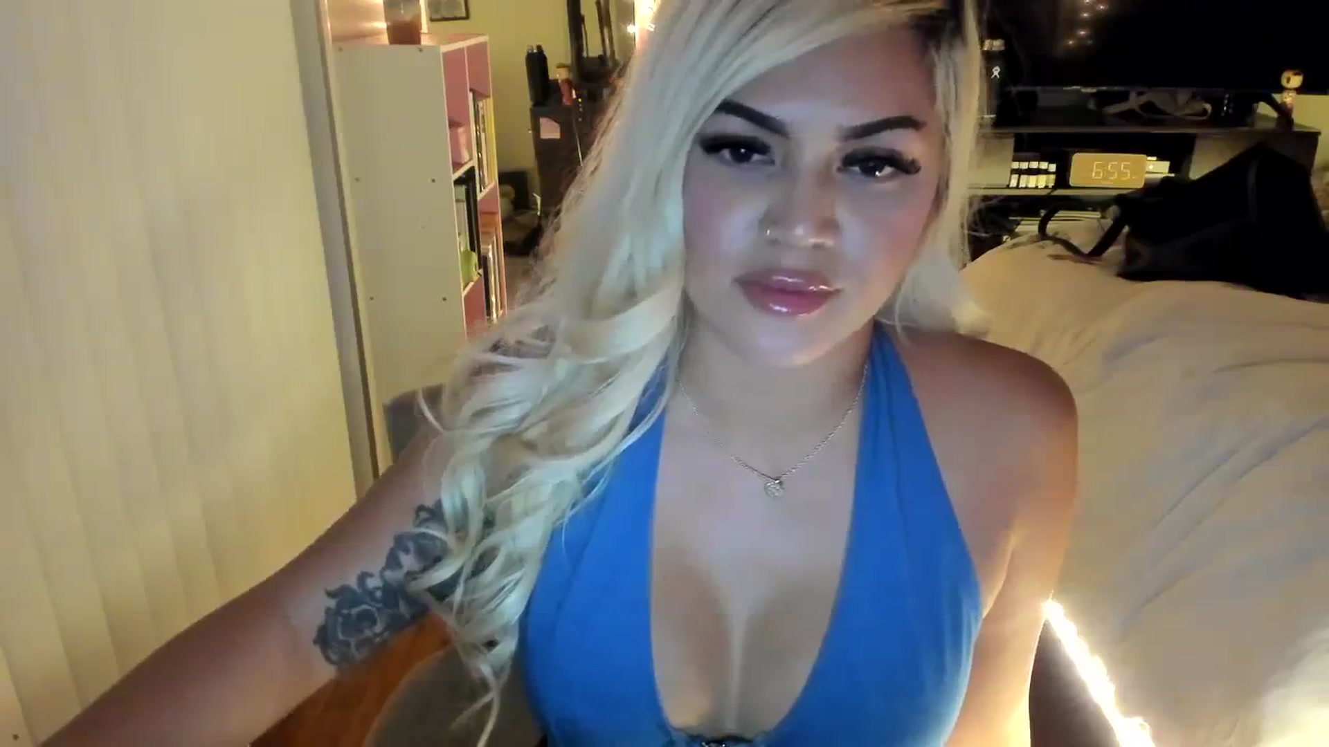 Gallery image thumbnail from blondetoshi's myfreecams stream on, 11/18/2023, 03:08 image 18 of 20