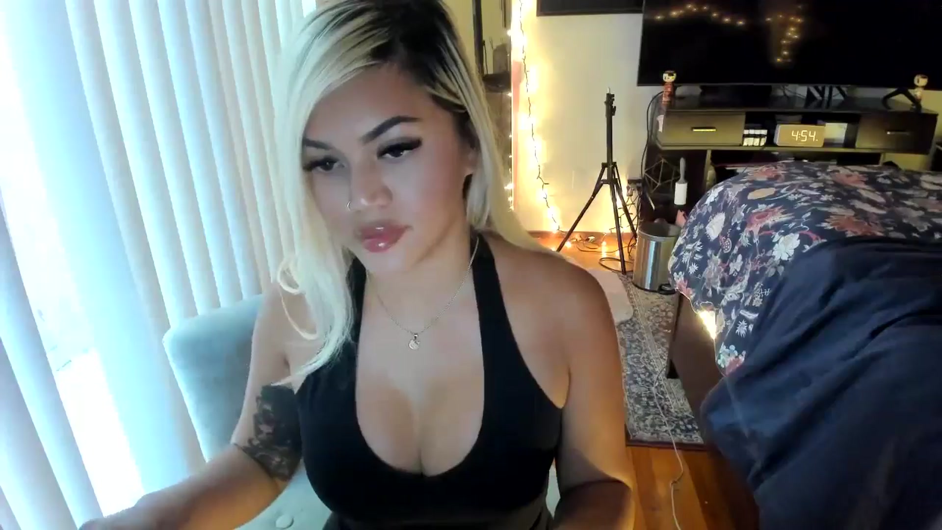 Gallery image thumbnail from blondetoshi's myfreecams stream on, 05/09/2024, 23:58 image 19 of 20