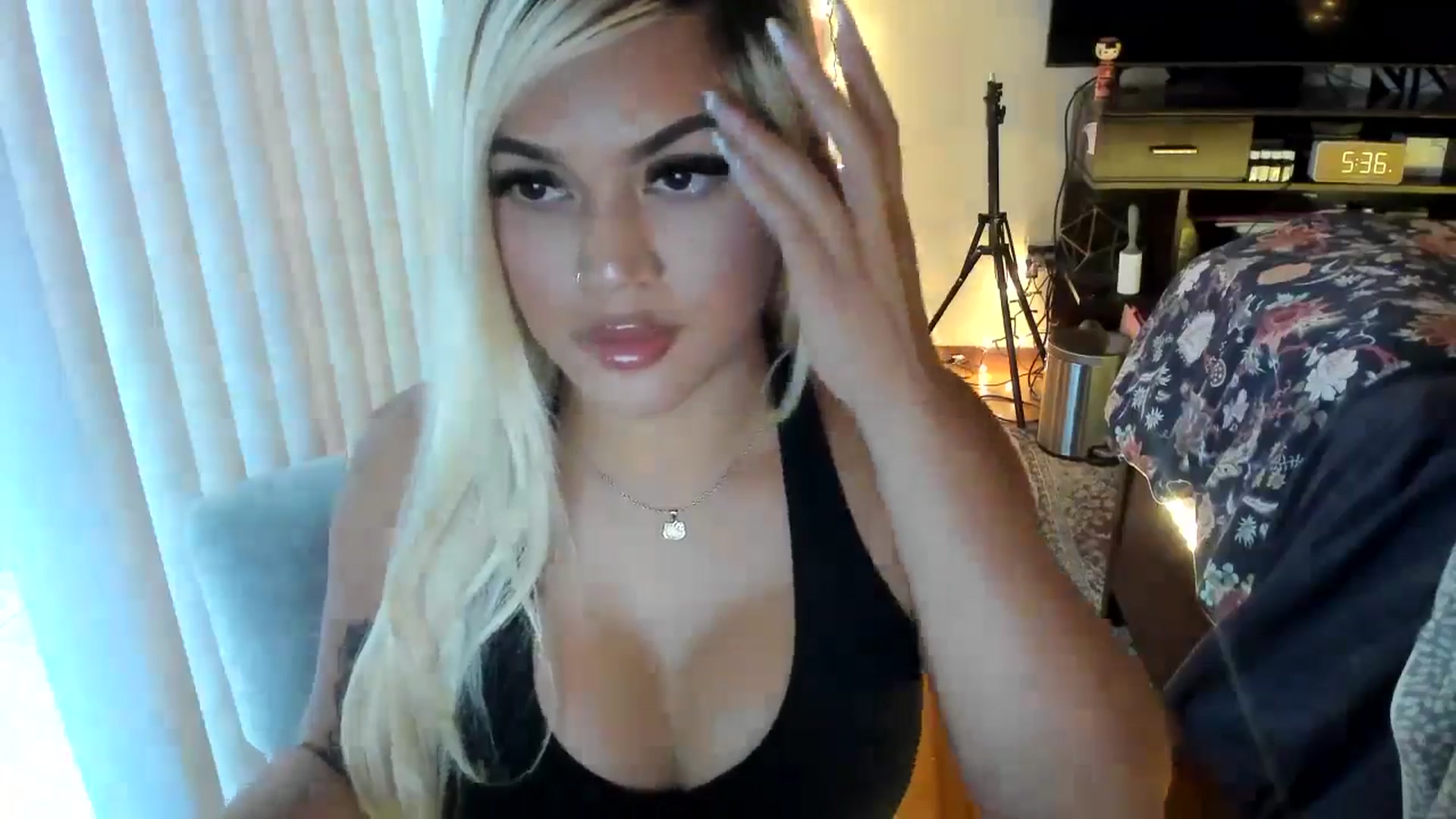 Gallery image thumbnail from blondetoshi's myfreecams stream on, 05/10/2024, 01:19 image 6 of 20
