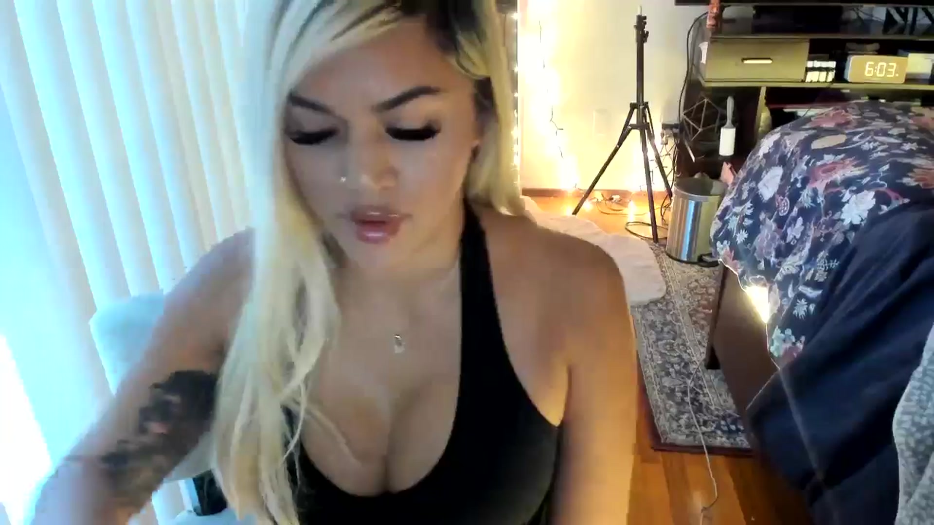 Gallery image thumbnail from blondetoshi's myfreecams stream on, 05/10/2024, 01:19 image 16 of 20