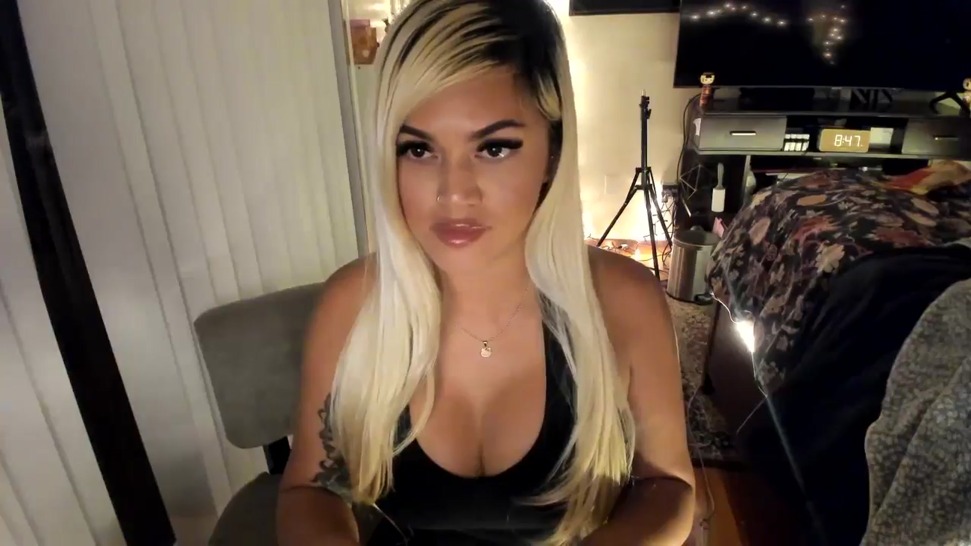 Gallery image thumbnail from blondetoshi's myfreecams stream on, 05/10/2024, 04:06 image 17 of 20