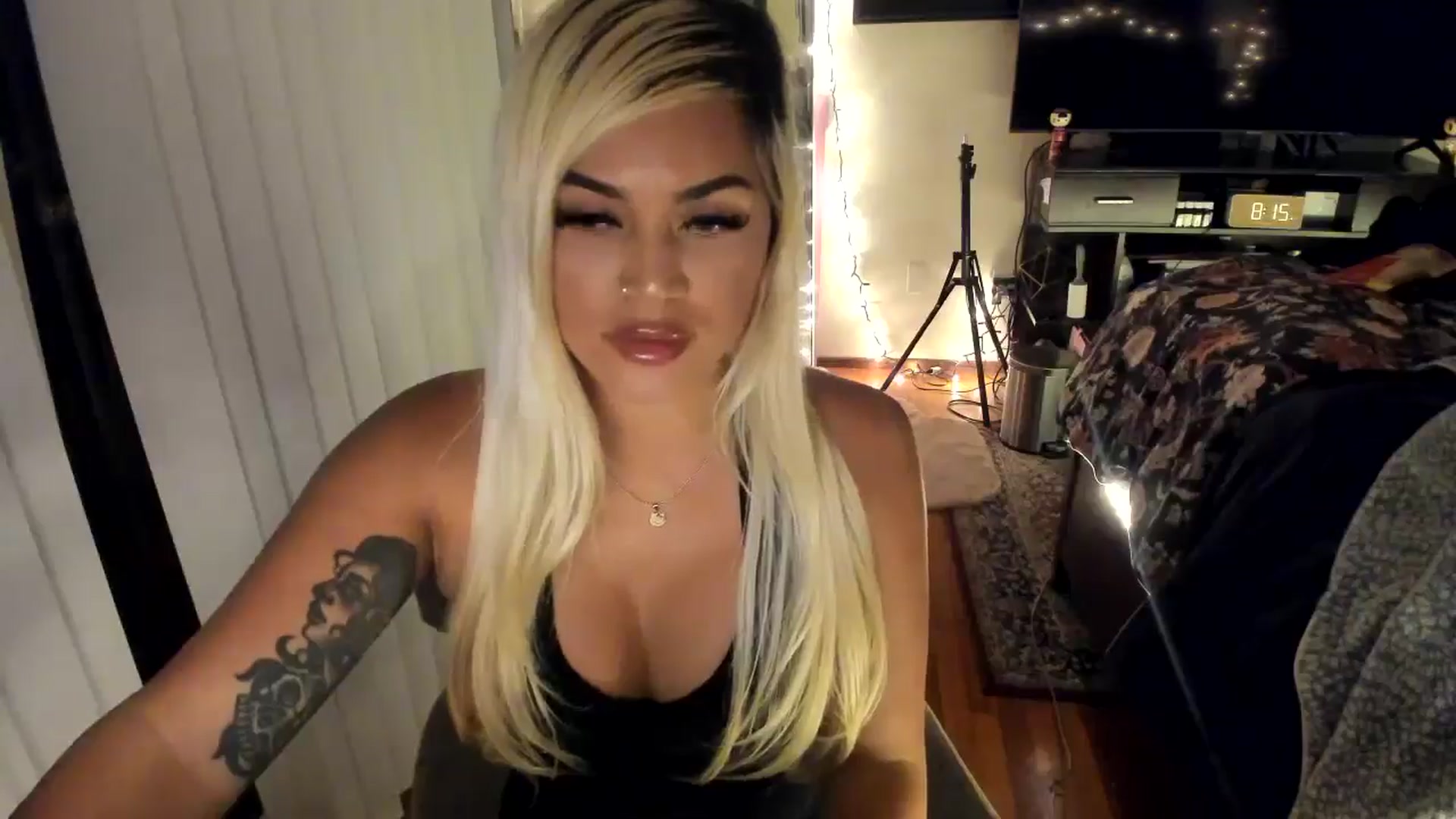 Gallery image thumbnail from blondetoshi's myfreecams stream on, 05/10/2024, 04:06 image 9 of 20