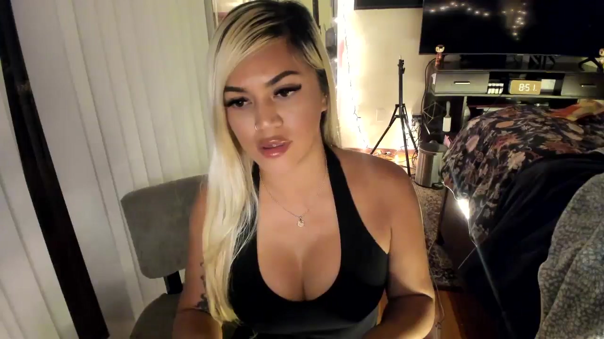 Gallery image thumbnail from blondetoshi's myfreecams stream on, 05/10/2024, 04:06 image 18 of 20