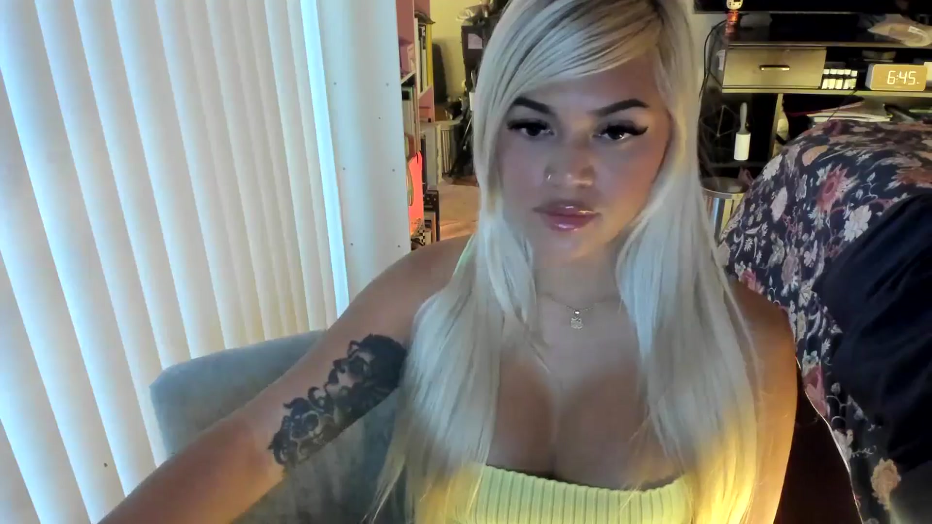 Gallery image thumbnail from blondetoshi's myfreecams stream on, 05/18/2024, 01:48 image 20 of 20