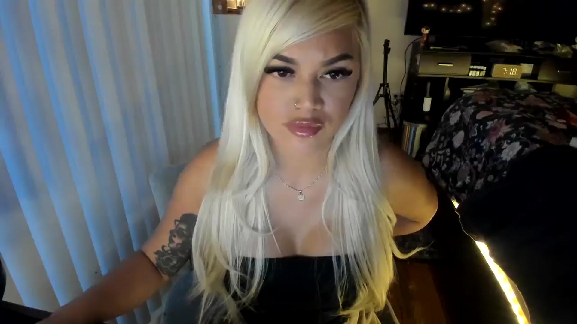 Gallery image thumbnail from blondetoshi's myfreecams stream on, 05/20/2024, 02:26 image 12 of 20