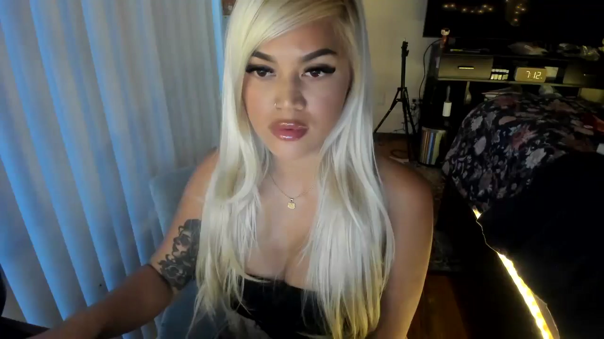 Gallery image thumbnail from blondetoshi's myfreecams stream on, 05/20/2024, 02:26 image 3 of 20