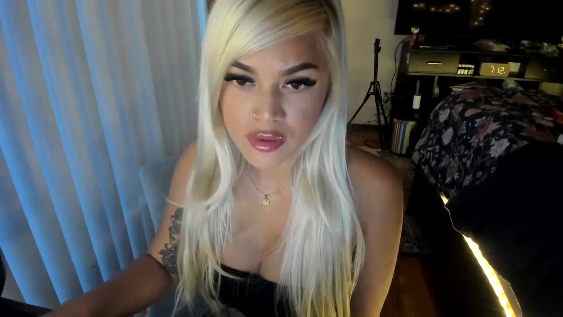 Gallery image thumbnail from blondetoshi's myfreecams stream on, 05/20/2024, 02:26 image 2 of 20
