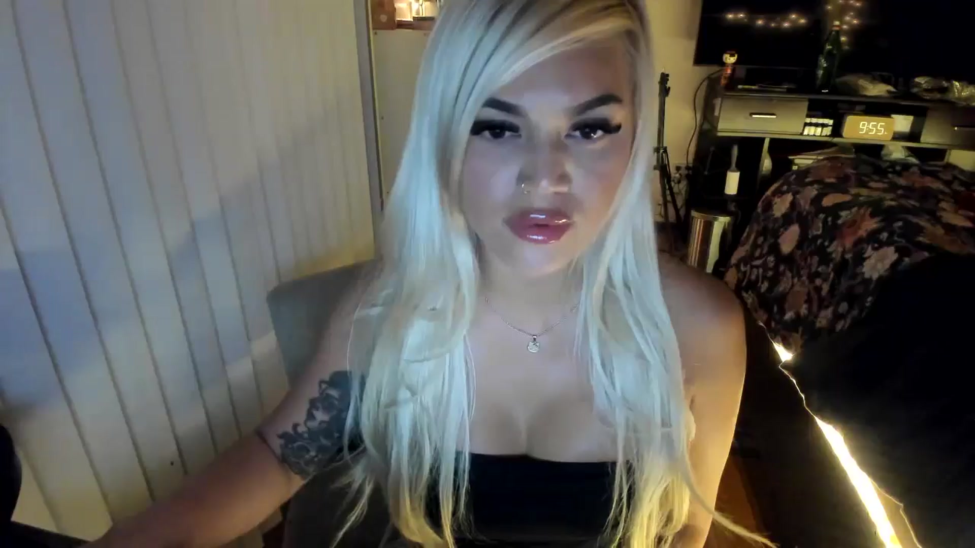 Gallery image thumbnail from blondetoshi's myfreecams stream on, 05/20/2024, 05:14 image 2 of 20
