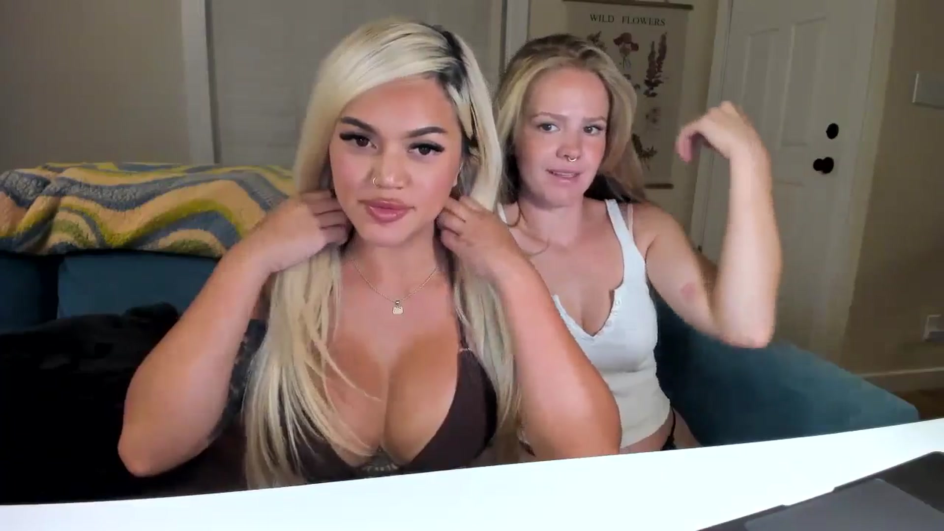 Gallery image thumbnail from blondetoshi's myfreecams stream on, 07/09/2024, 05:12 image 12 of 20