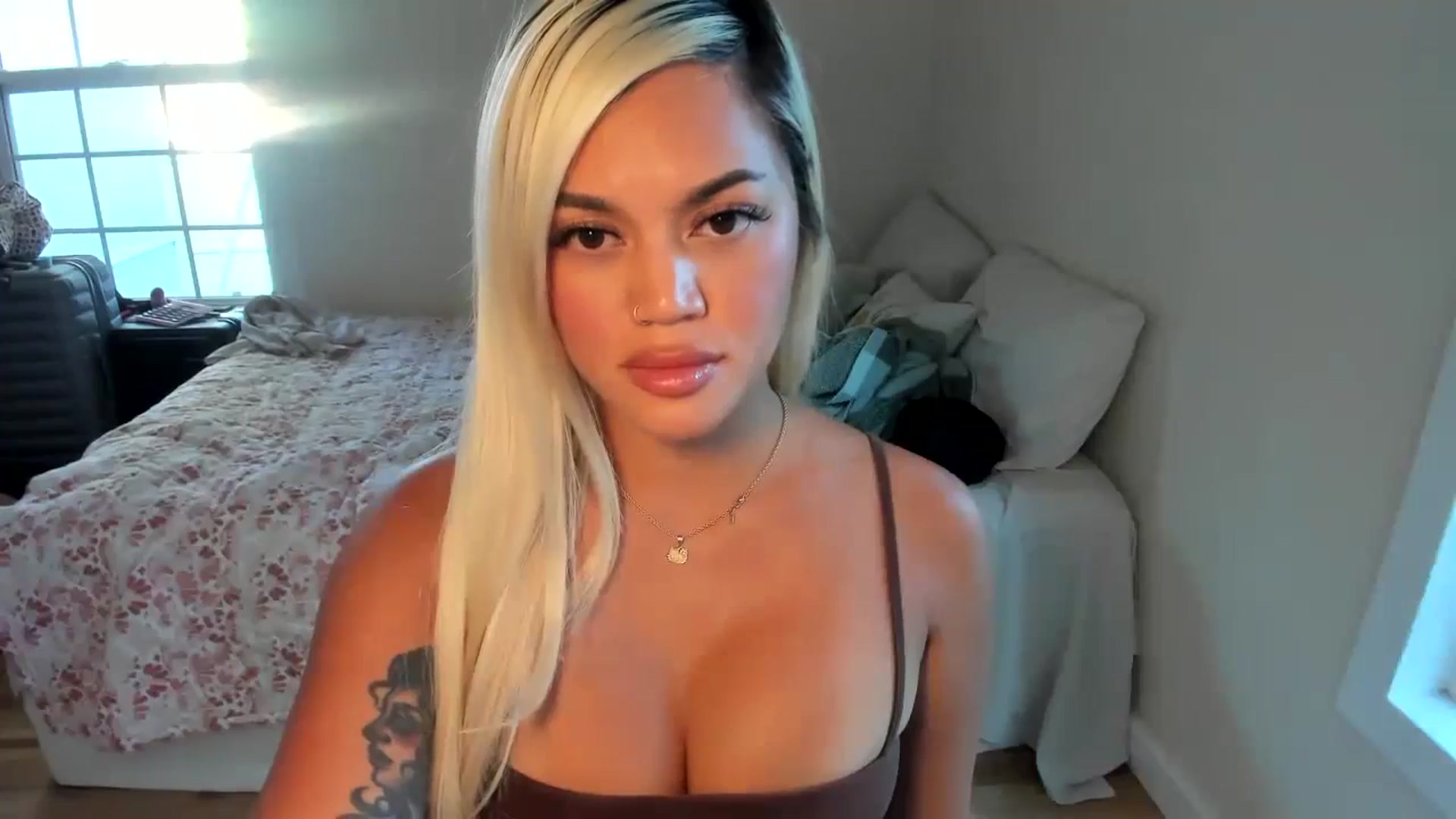 Gallery image thumbnail from blondetoshi's myfreecams stream on, 08/05/2024, 01:47 image 12 of 20