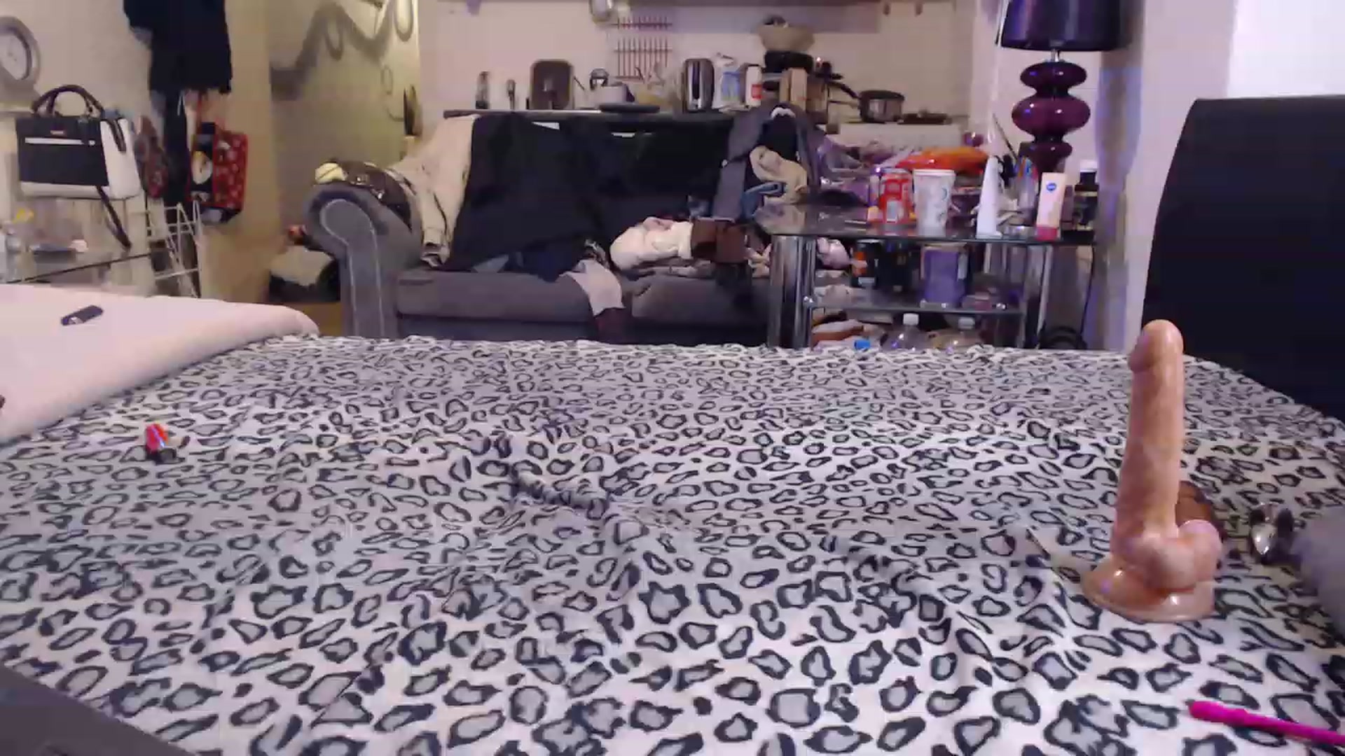 Gallery image thumbnail from blondey21uk's myfreecams stream on, 11/21/2022, 21:33 image 16 of 20