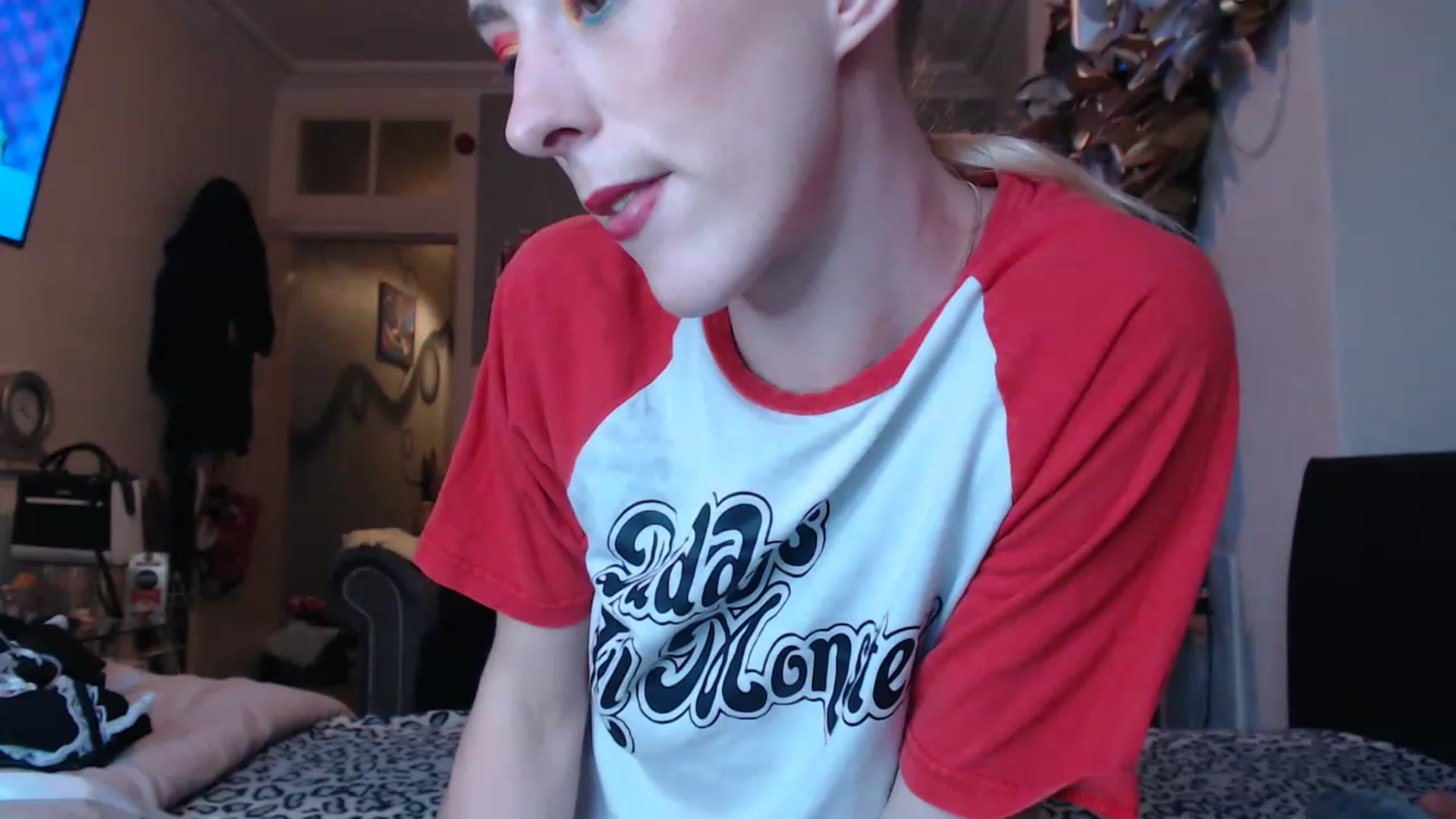 Gallery image thumbnail from blondey21uk's myfreecams stream on, 11/22/2022, 15:30 image 12 of 20