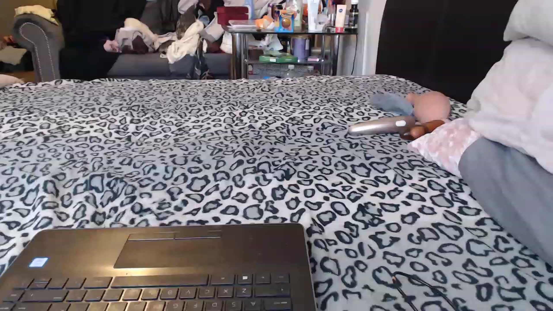 Gallery image thumbnail from blondey21uk's myfreecams stream on, 11/22/2022, 15:30 image 15 of 20