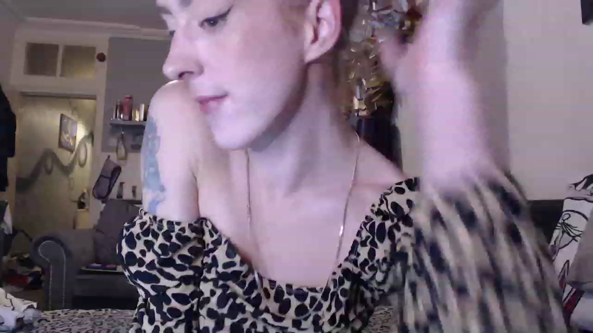 Gallery image thumbnail from blondey21uk's myfreecams stream on, 11/24/2022, 01:11 image 9 of 20