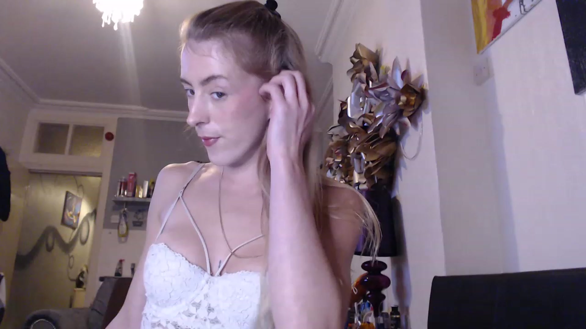 Gallery image thumbnail from blondey21uk's myfreecams stream on, 11/24/2022, 22:42 image 8 of 20