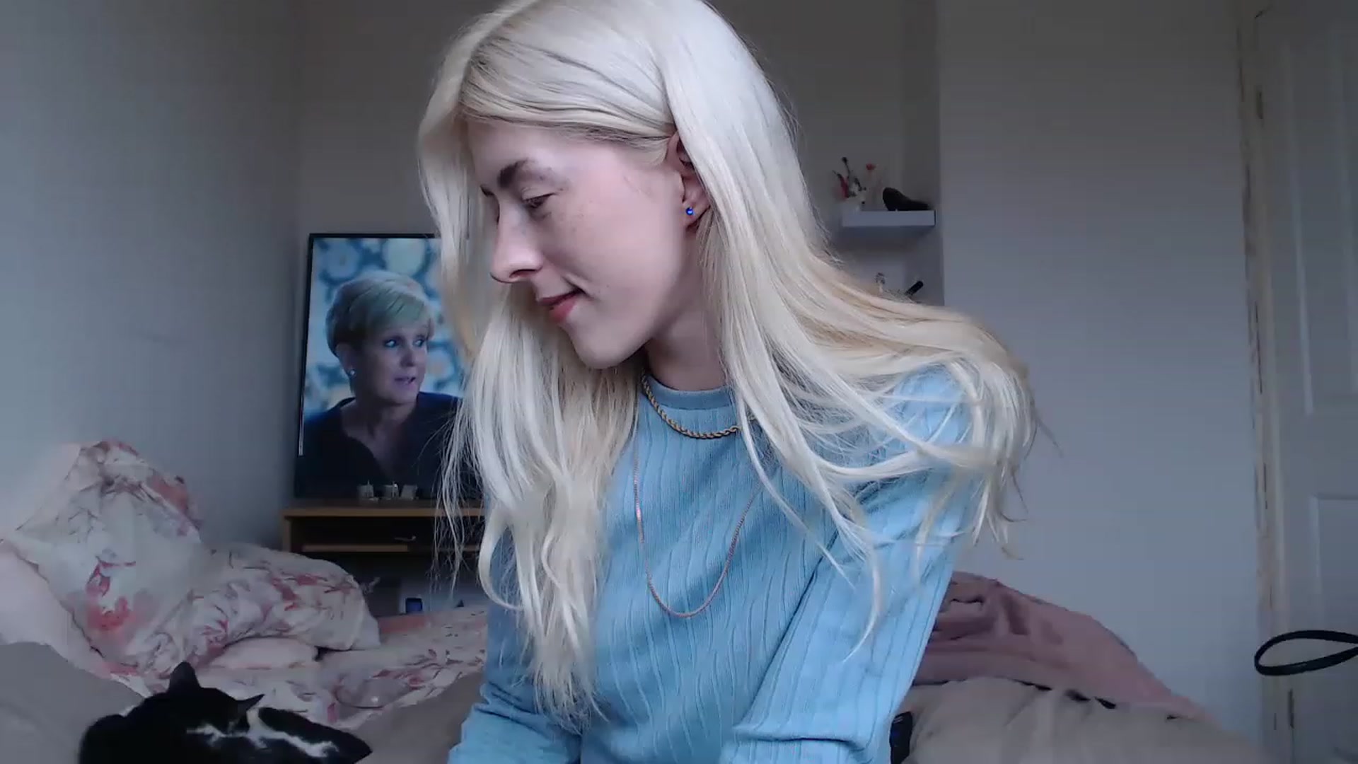 Gallery image thumbnail from blondey21uk's myfreecams stream on, 04/16/2023, 11:49 image 16 of 20