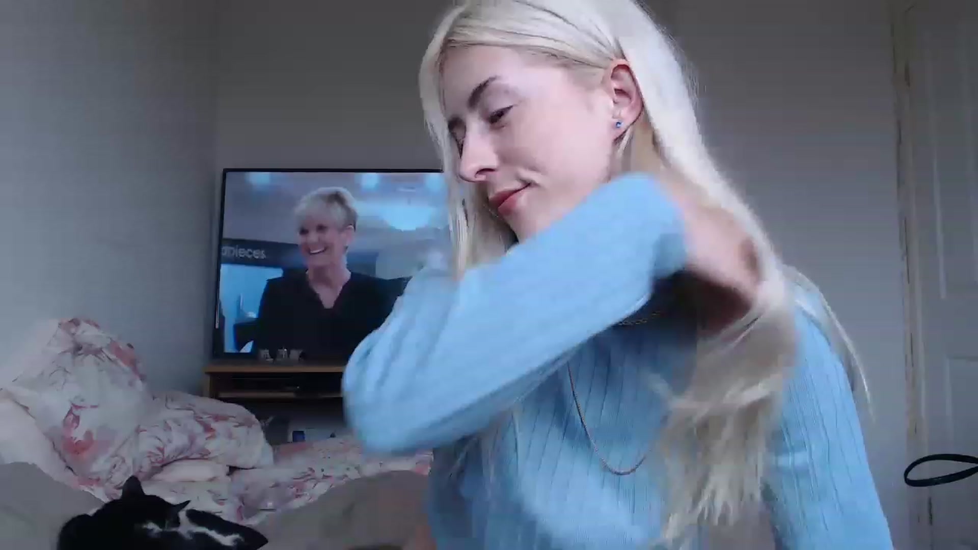 Gallery image thumbnail from blondey21uk's myfreecams stream on, 04/16/2023, 11:49 image 14 of 20