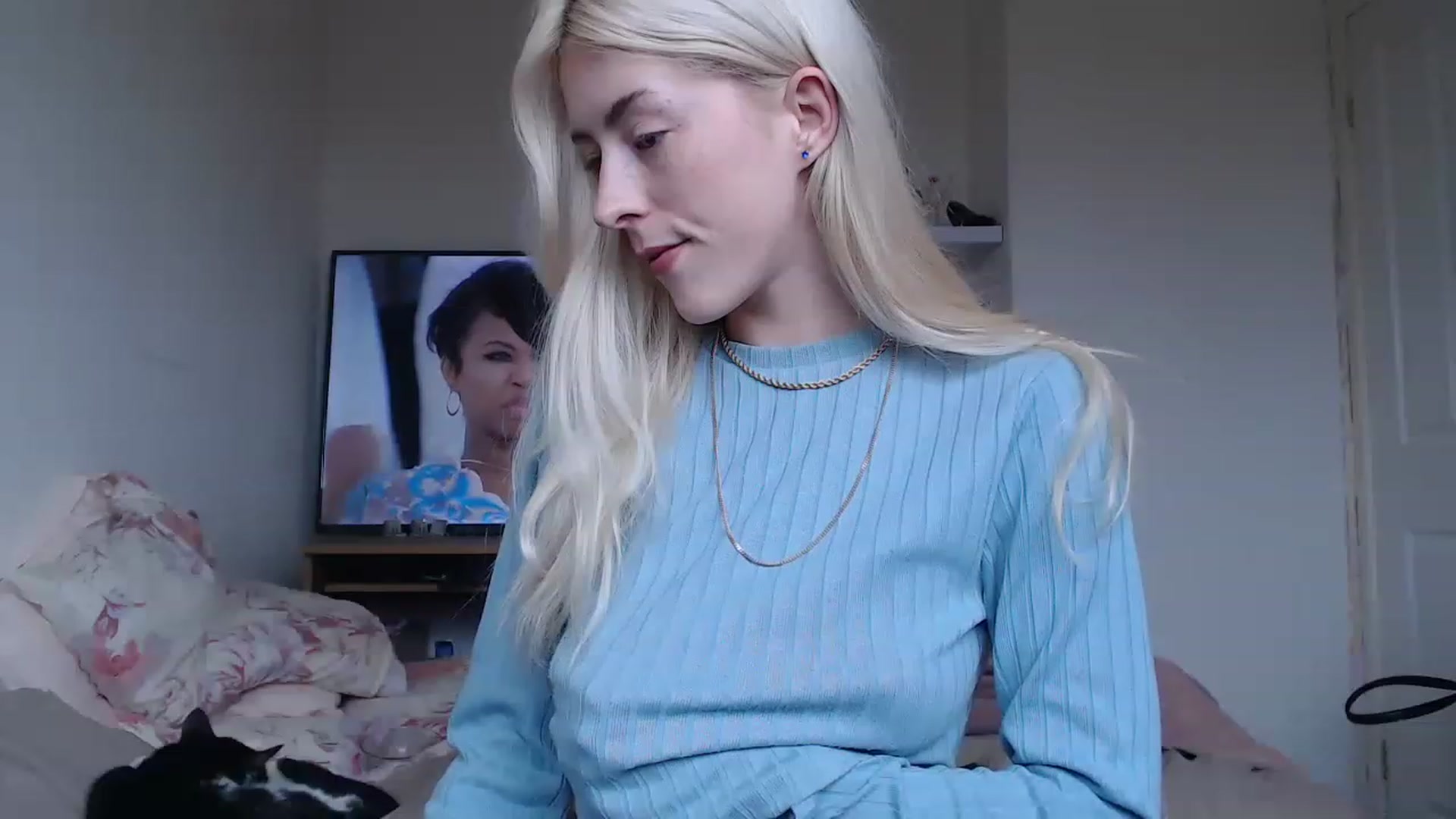 Gallery image thumbnail from blondey21uk's myfreecams stream on, 04/16/2023, 11:49 image 15 of 20