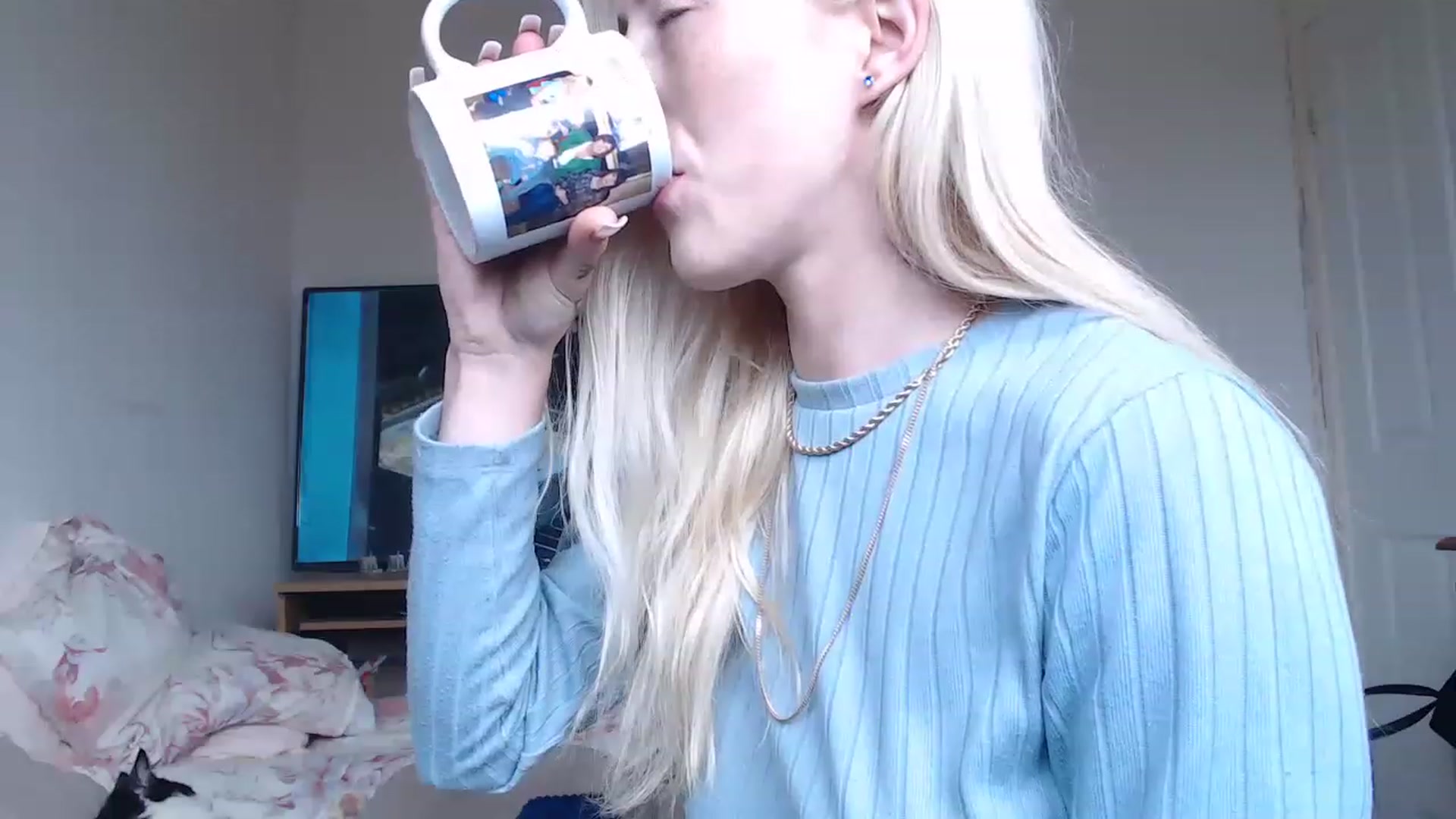 Gallery image thumbnail from blondey21uk's myfreecams stream on, 04/16/2023, 12:49 image 16 of 20