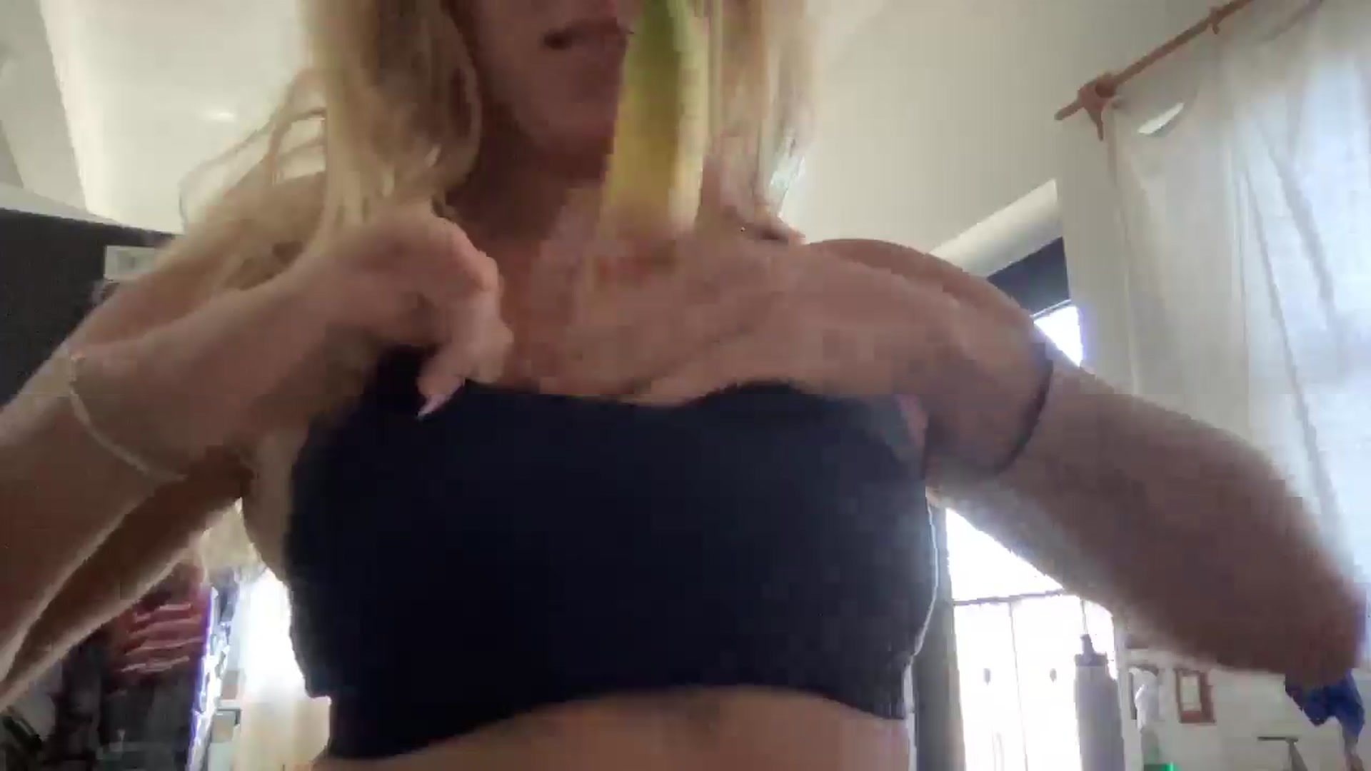 Gallery image thumbnail from blondiesirena's myfreecams stream on, 04/10/2026, 16:17 image 9 of 20