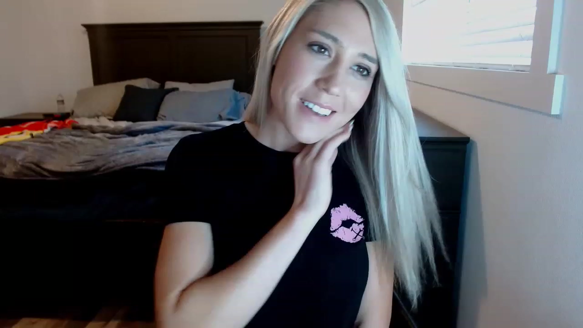 Gallery image thumbnail from blondmilf92's myfreecams stream on, 11/14/2022, 22:13 image 1 of 20