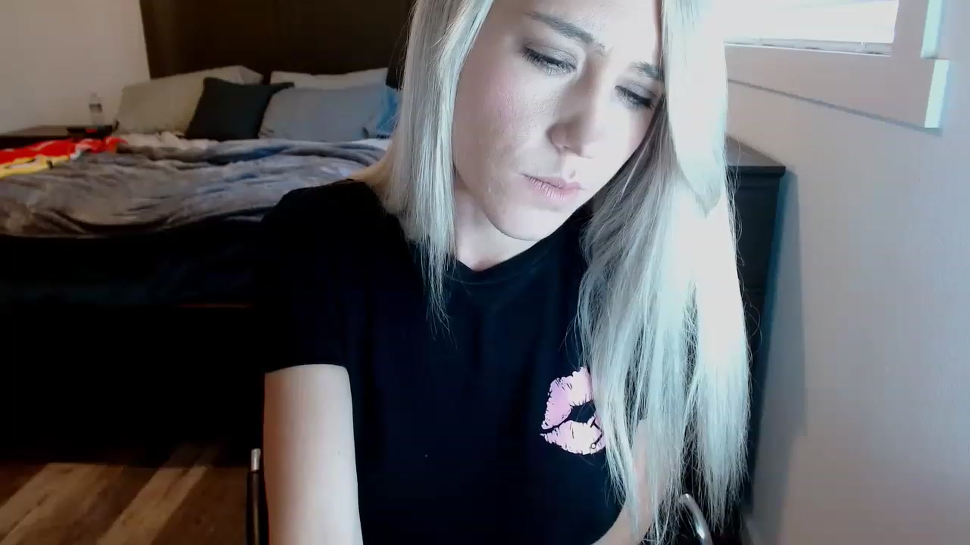 Gallery image thumbnail from blondmilf92's myfreecams stream on, 11/14/2022, 22:13 image 4 of 20