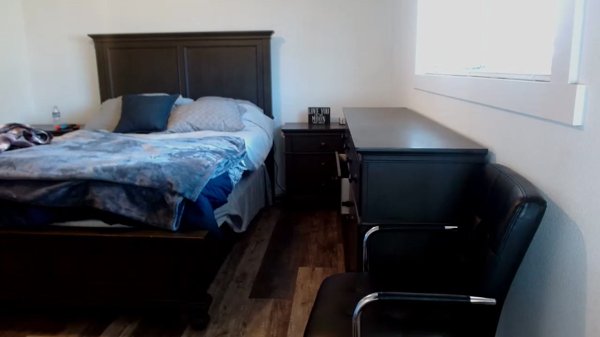 Gallery image thumbnail from blondmilf92's myfreecams stream on, 11/15/2022, 19:10 image 1 of 20